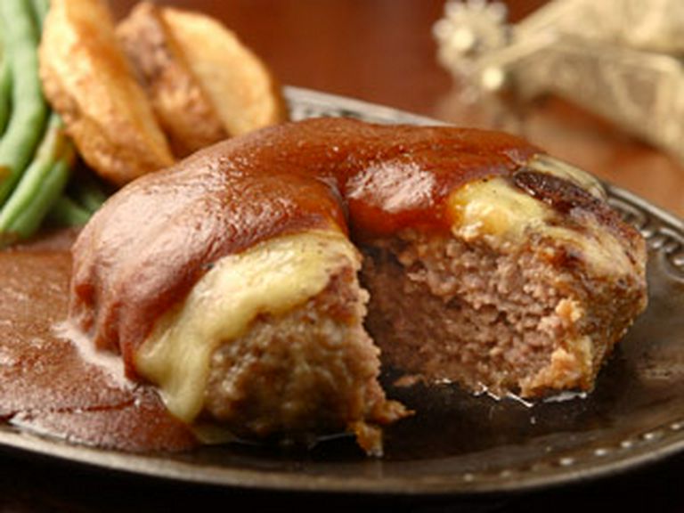 ショットガンハンバーグ(デミグラスソース) 715円