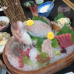 4名様から50名様まで個室有り！豪華な活け造りでご宴会！