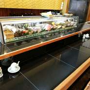 カウンター席が8席ございます。