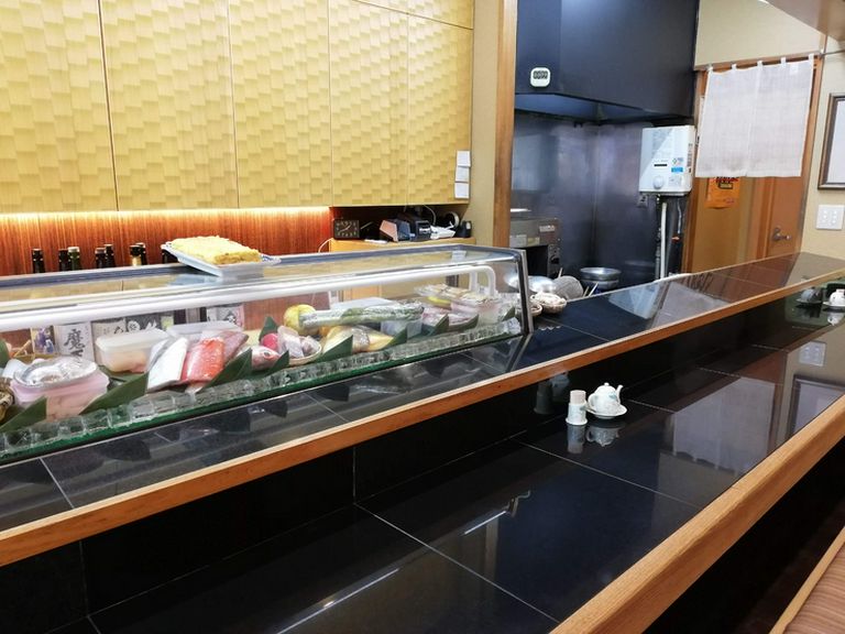 内観 カウンター