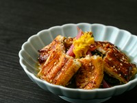 蒲焼と胡瓜の、酢の物