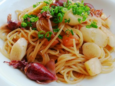 【本日の食材】とフランス産ホワイトアスパラのスパゲティ