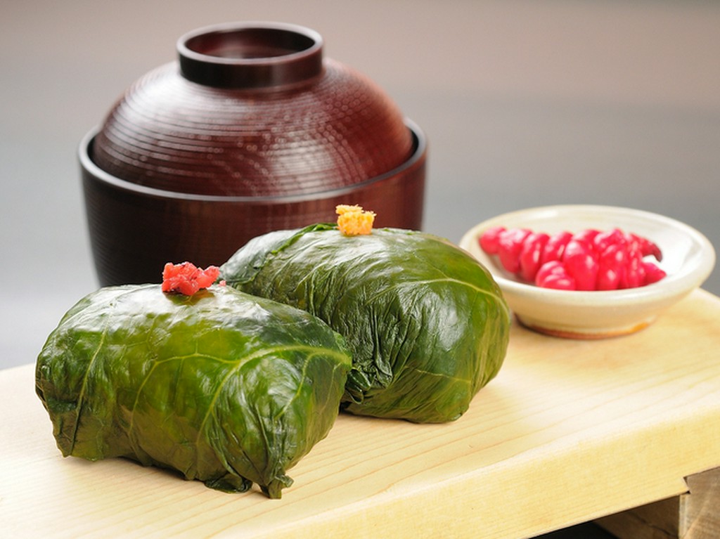 タカナの浅漬けをくるんだ『めはり寿司』