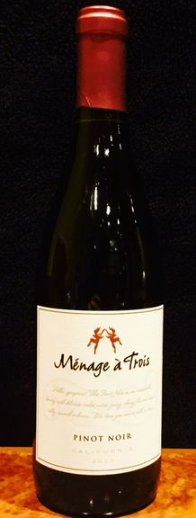 美味しいグラスワイン(赤、白)で乾杯!