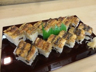 穴子箱すし　（明石産）