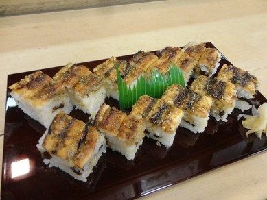 穴子箱すし　（明石産）