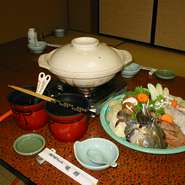 渡りかに・とらふぐ・海老・団子他たっぷり入っています。