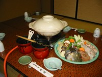 渡りかに・とらふぐ・海老・団子他たっぷり入っています。