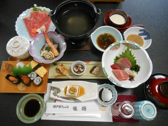 旬の魚,お肉、お野菜をバランスよく使用しております。
