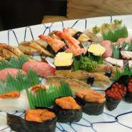多彩な海の幸に恵まれた地元瀬戸内の食材を積極的に取り入れ、このお店ならではのもの、季節により移りかわる旬の味を提供しています。一年を通じて様々な食材が楽しめます。