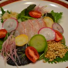 鯛の香港風お造り…彩り豊かに「春うらら」