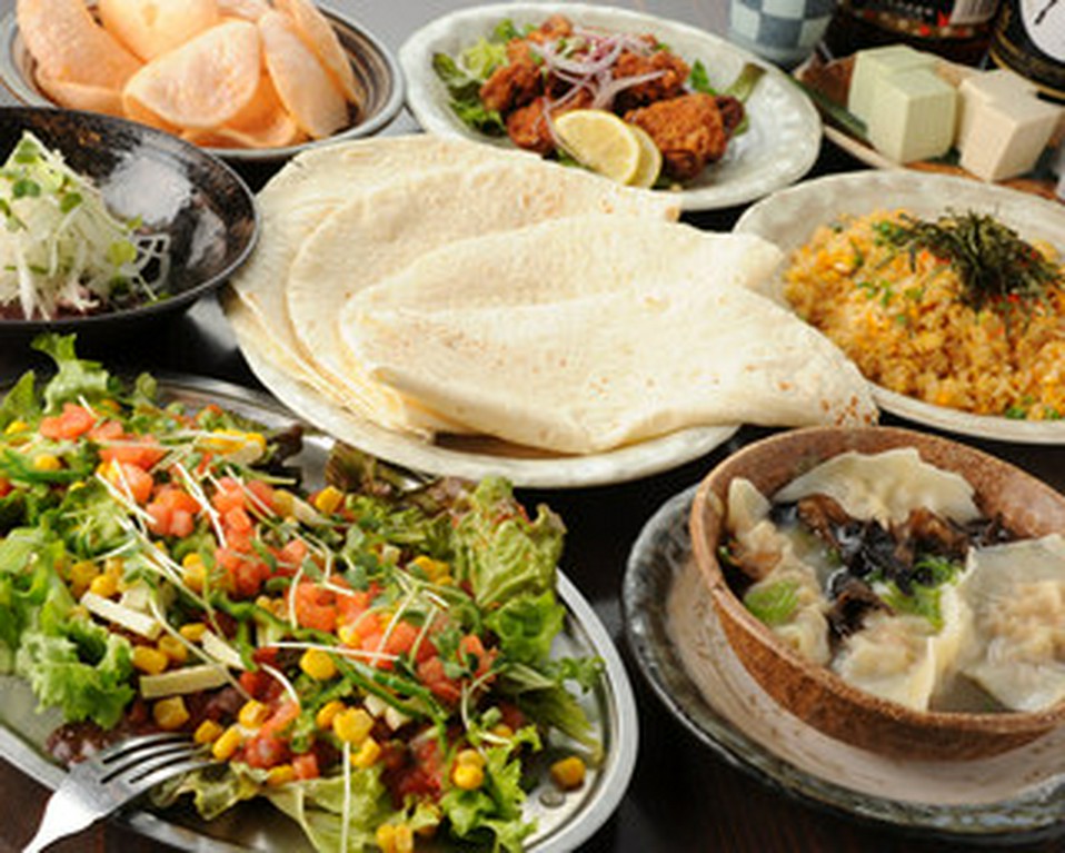 タコスや鰹のタタキなど人気料理を集めたおすすめコースです