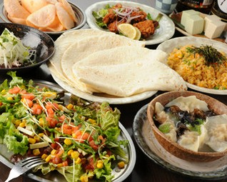 タコスや鰹のタタキなど人気料理を集めたおすすめコースです