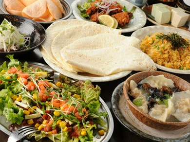 タコスや鰹のタタキなど人気料理を集めたおすすめコースです