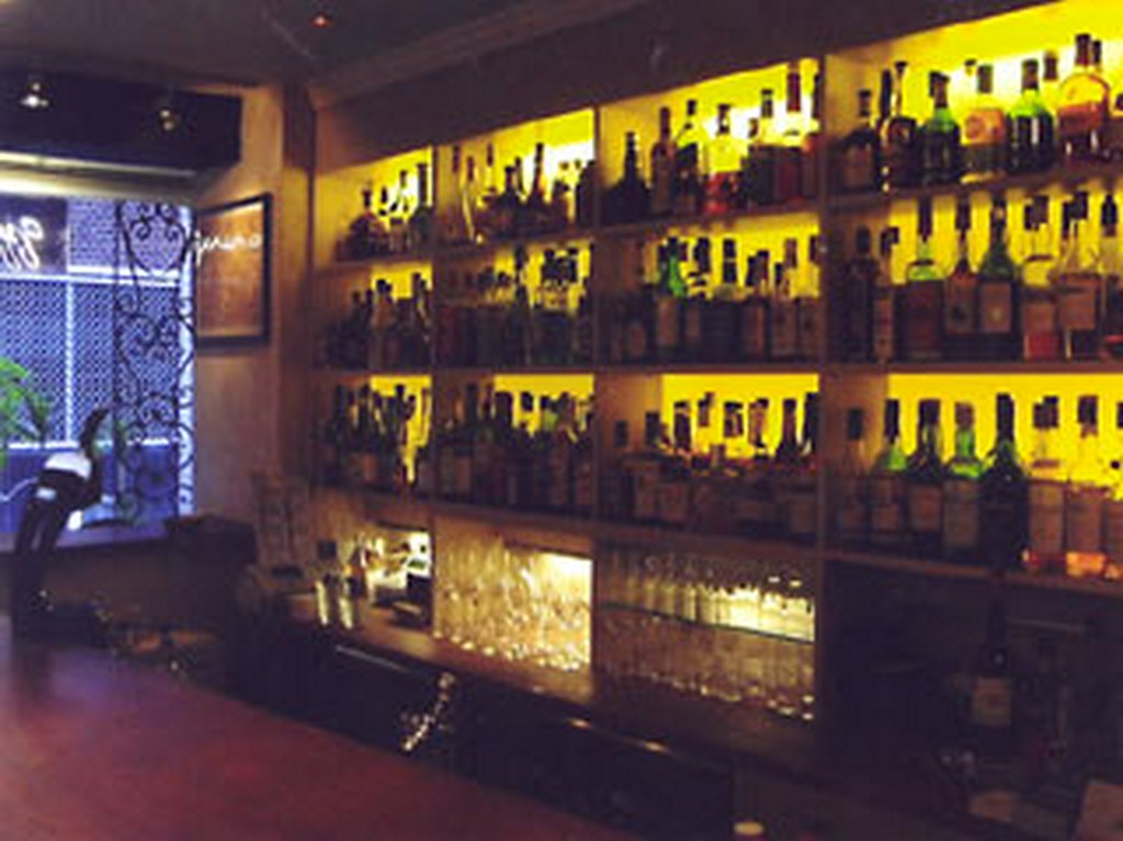 落ち着いた雰囲気の店内