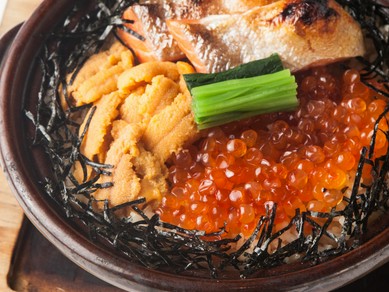 都会の喧騒を忘れる落ち着いた個室空間で新和食に舌鼓を…