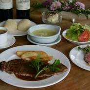 表示は税別です