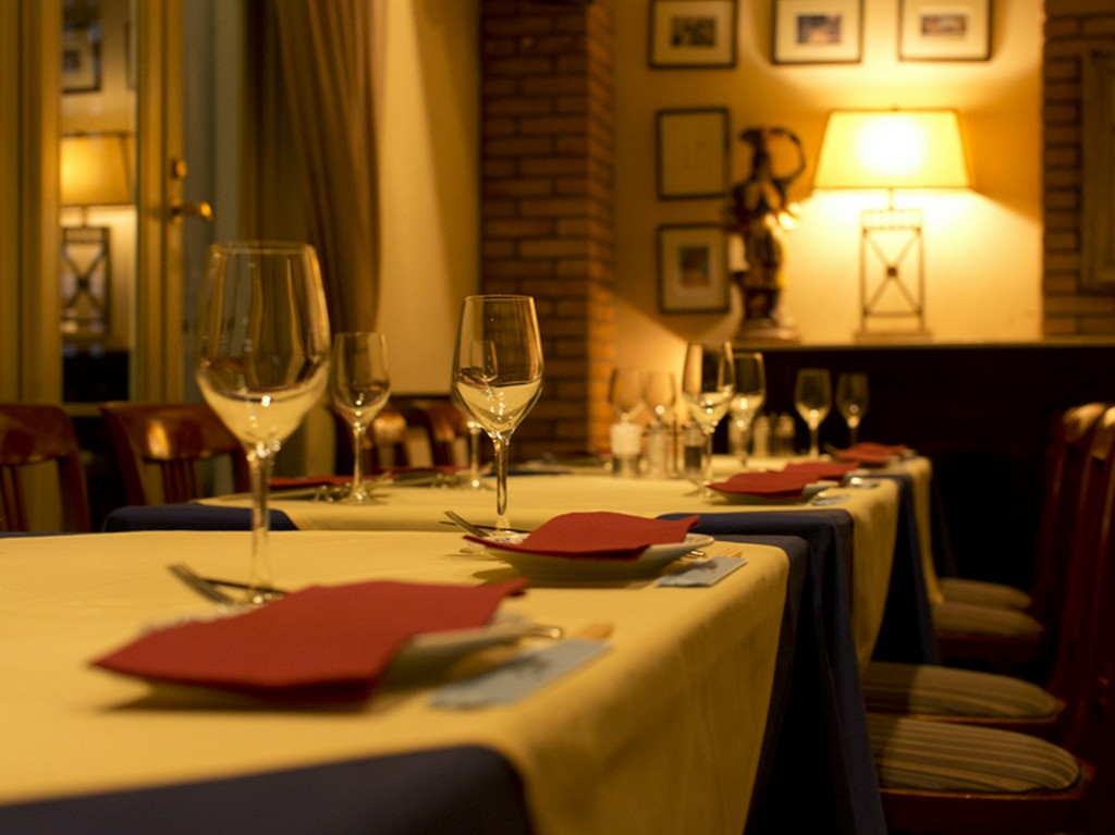 都会の喧騒を忘れ、ゆったりくつろぎのディナータイム