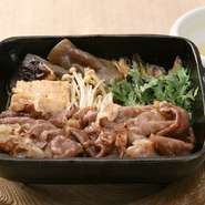 トマトサラダ、すき焼、御飯 香物、お椀

《150ｇ》4070円もございます。