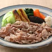 トマトサラダ、バタ焼、御飯 香物、お椀

《150ｇ》4070円もございます。