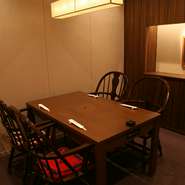 ゆったりとした完全個室なので、御会食などにも最適です。（※個室料が別途かかります）