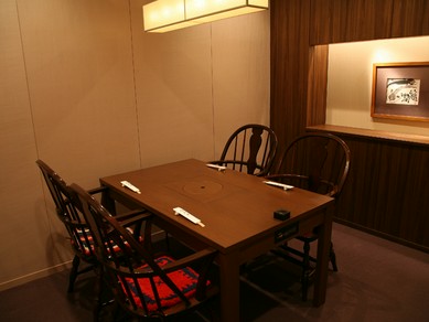 4名様個室、6名様個室ございます