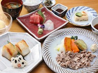 ・アスパラ豆腐
・刺身盛合せ
・銀鱈西京焼
・国産牛 バタ焼
・御飯 香物、お椀
・デザート
※肉料理を100gにお取替え《福》6820円もございます