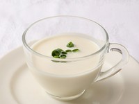 冷たいポテトのクリームスープ