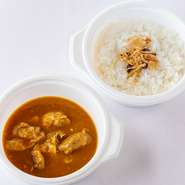 チキンとたっぷりの玉葱で作る、風味豊かなカレーです