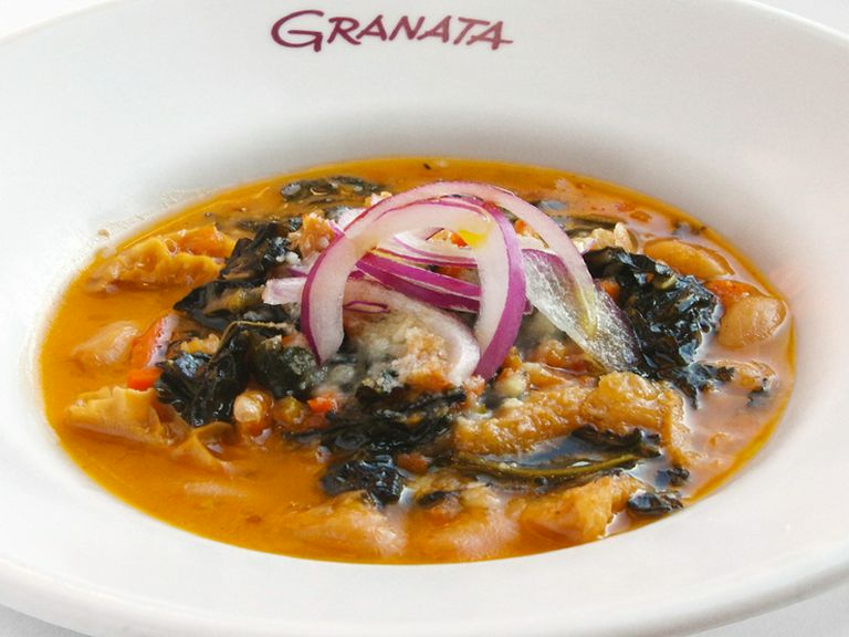 トリッパと黒キャベツ、豆の煮込み トスカーナ風