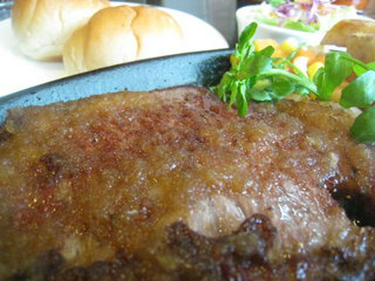 無添加の"やるじゃんステーキソース"とご一緒にどうぞ