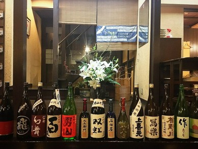 希少価値銘柄から王道銘柄まで常備１５種類以上日本酒完備