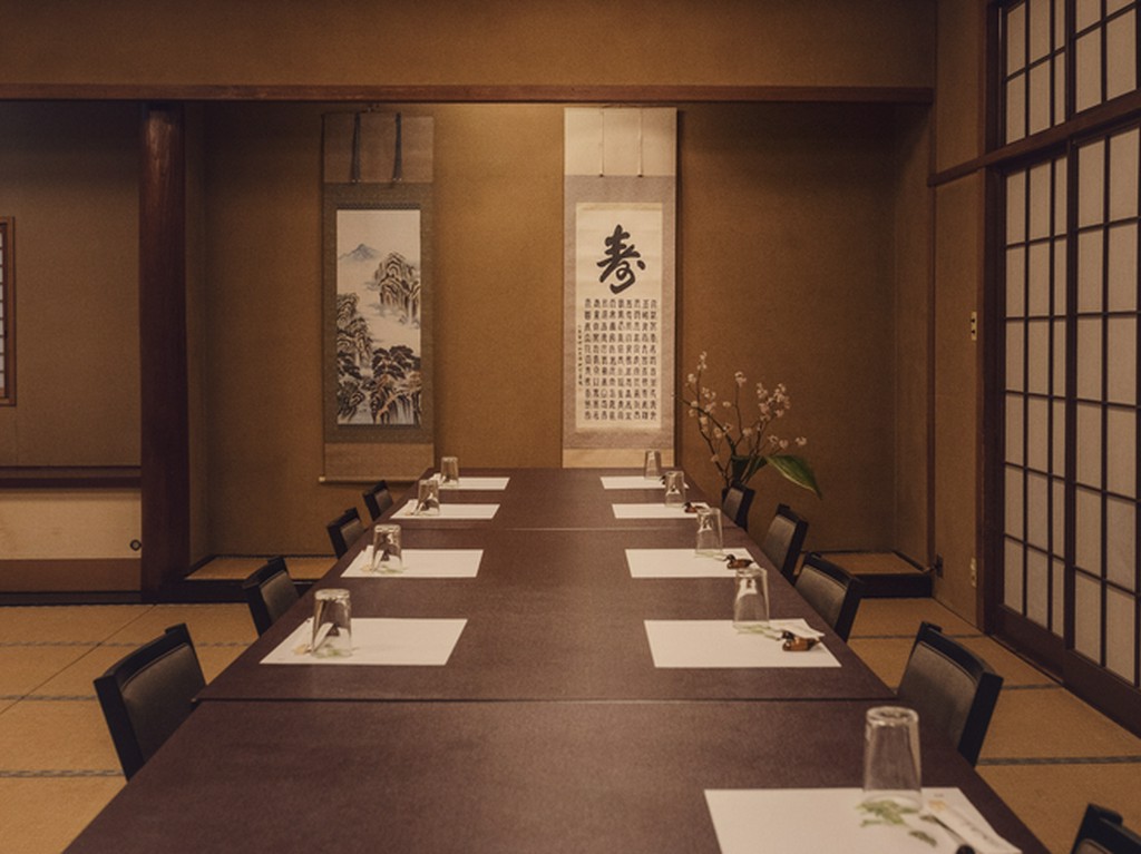 余年100年の老舗の雰囲気