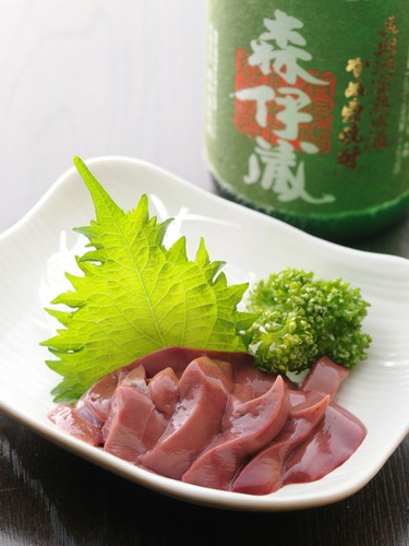レバーの刺身　お酒と共に