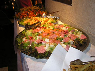 おすすめ３時間飲み放題食事10品コース４０００円〜