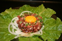 馬肉を使用したユッケです。是非ご賞味ください。