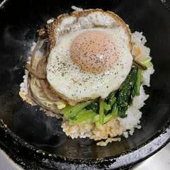 石焼きビビンバ（スープ付き）