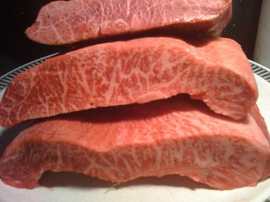 脂と赤身のバランスが最高。人気の「みすじ」です。