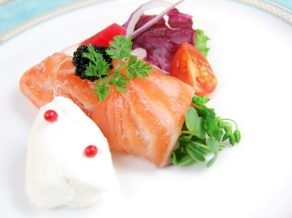 ちょっと大人なプチリッチな女子会も、お昼ならばリーズナブルに