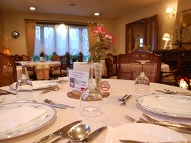 加古川の浜の手、白い煙突が目印の、おしゃれなフランス料理店