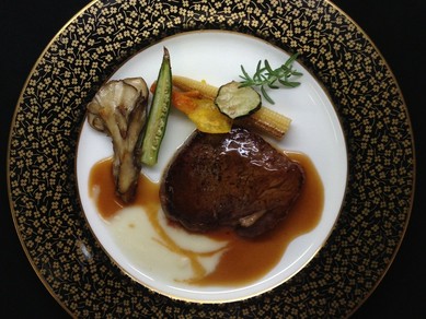 ■牛フィレステーキのランチ 3800円（税込4180円）