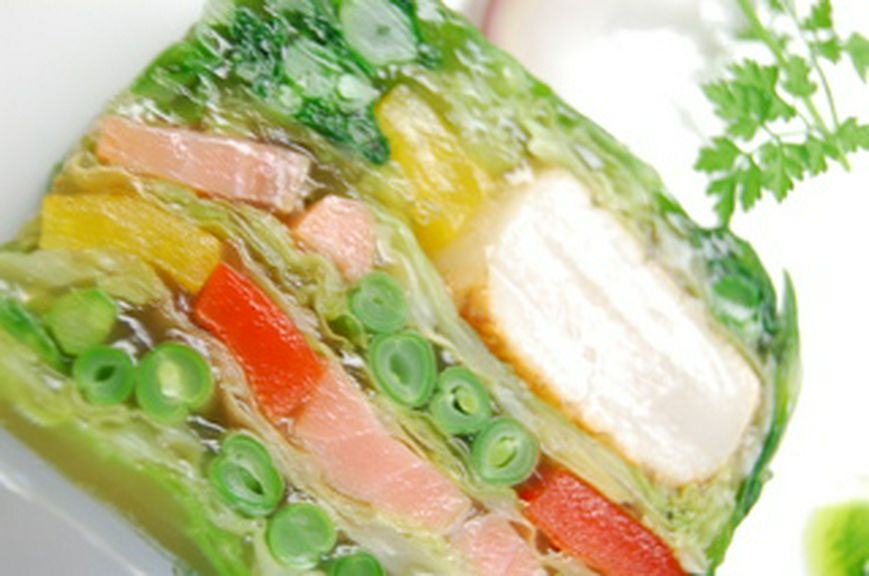 ホタテとサーモンのスモークのゼリー寄せ