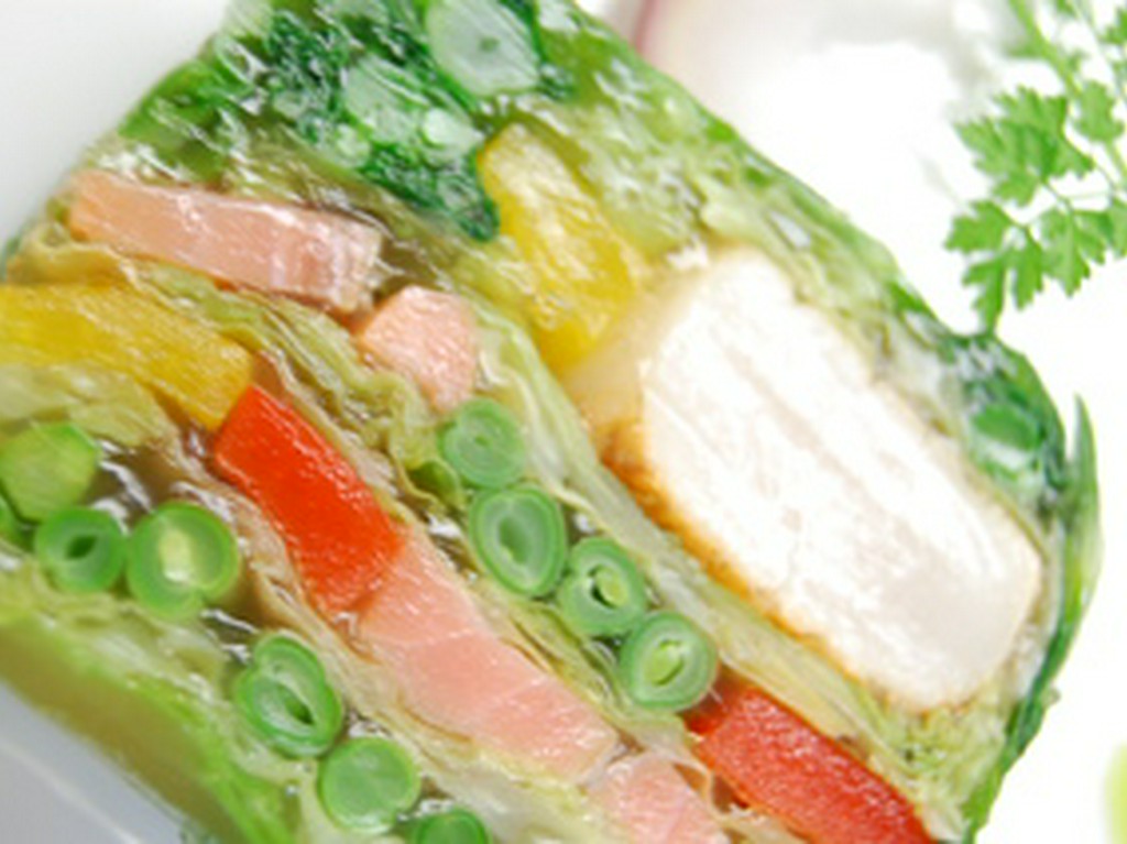 ホタテとサーモンのスモークのゼリー寄せ