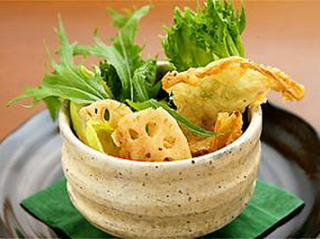 湯葉と山菜、水菜の京風サラダ