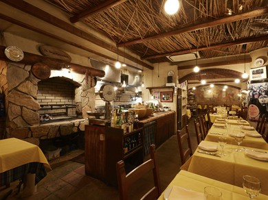 まるでイタリアにいるような心地へと導かれる温かな空気感