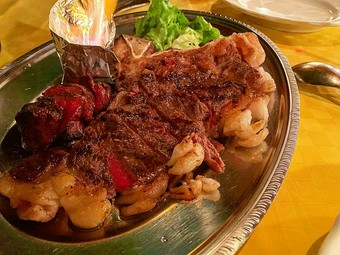 Tボーンステーキ