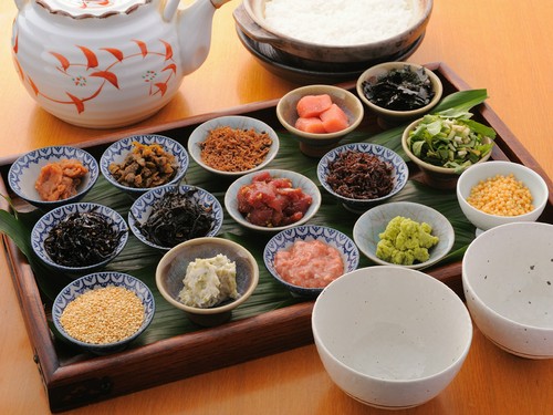 どれから箸をつけようか迷ってしまいます。『お茶漬け遊び』