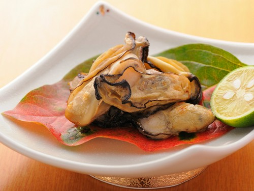 海からの嬉しい贈り物をシンプルにお届けします。『焼かき』