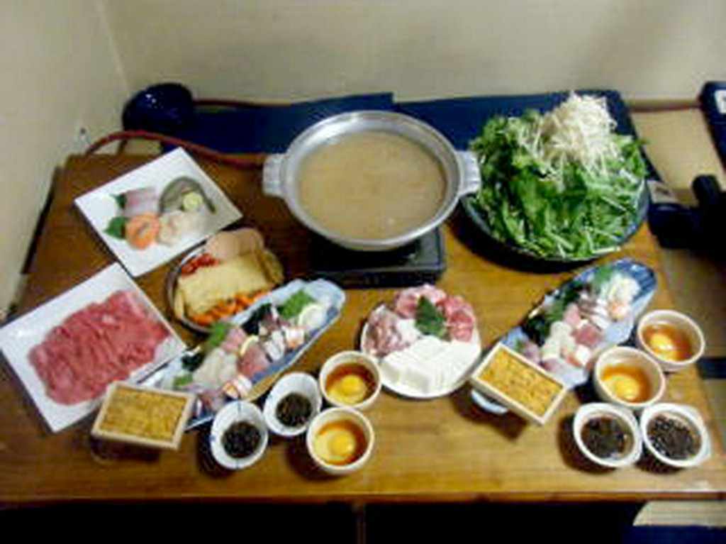 一年間愉しめる「草鍋」「アグー豚しゃぶ鍋」はメディアでも好評