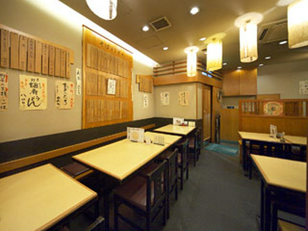 階段を下り、一歩店内に入れば渋谷とは思えない落ち着く空間です